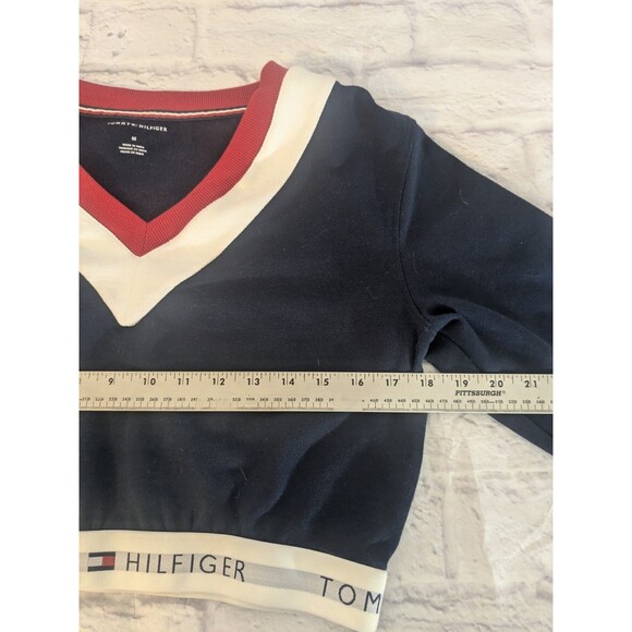 Tommy Hilfiger Crop V-Neck Sweatshirt Red White Logo Flag Trim Size Medium - Picture 4 of 5